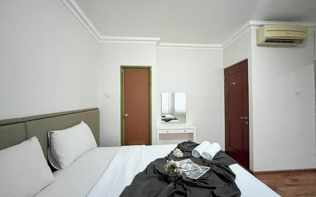 Spacious White 3Br At Grand Setiabudi Apartment