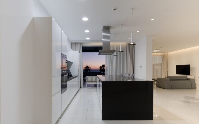 Vivo Mare Beachfront - Seaview Villas