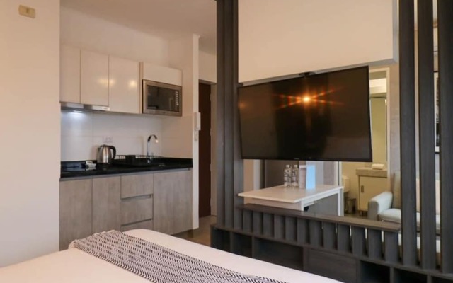 Monochromatic Loft in the Center of Barranco