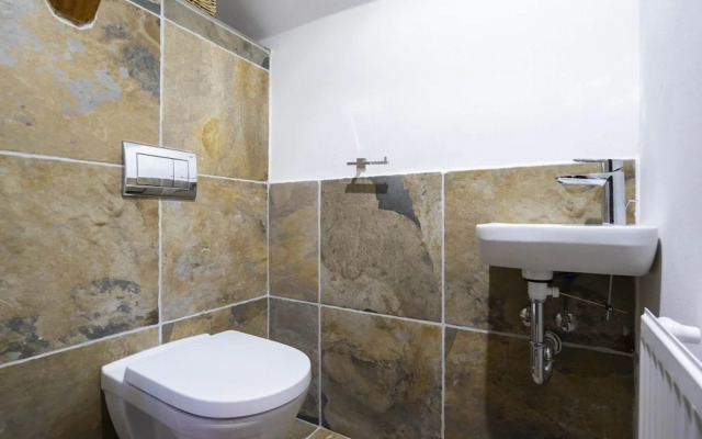Villa in Rudnik With Private hot tub