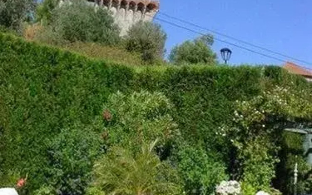 Casa Alta Royal Lodge - Guest House