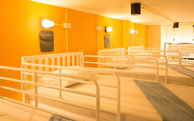 Backpack House Hostel