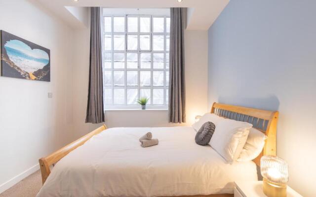 Luxury, Spacious Apartment In City Centre