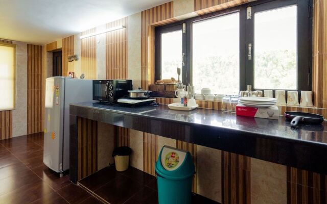 OYO 14132 Home Elegant 1BHK Kempty Road