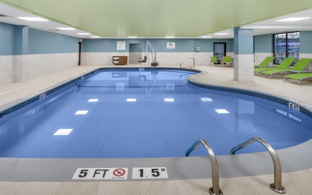 Holiday Inn Express Hotel & Suites Providence-Woonsocket by IHG