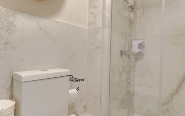 Central Brighton Apartment
