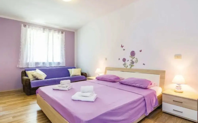 Cozy One Bedroom Apartment With Terrace