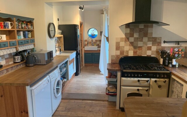 Spacious 3 Bedroom Home in Stoke Bishop