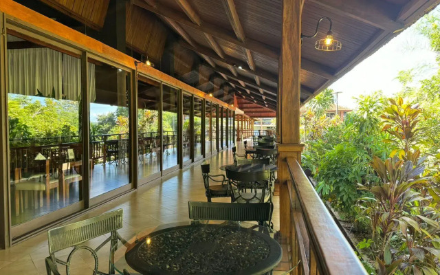 Raices Esturion Hotel