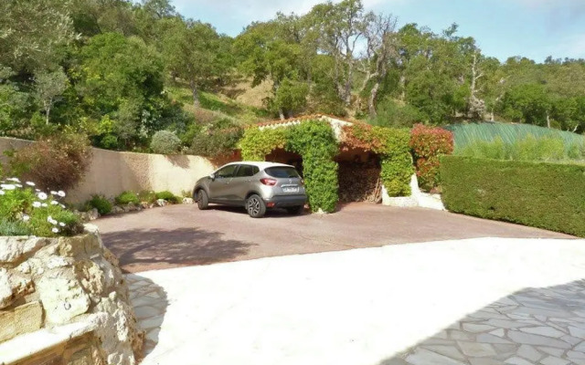 Spacious Villa in Var With Swimming Pool