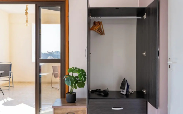 Ani's Studio With Terrace in Larnaca