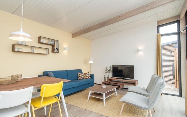 Comfy Lodge with Microwave Oven near Beach