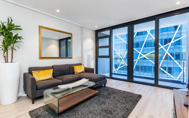 Luxuriuous 1 Bedroom in 16 on Bree