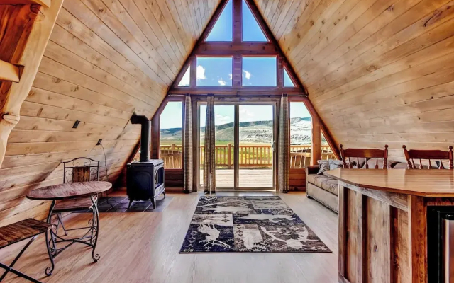 Secluded & Cozy Antimony Cabin w/ Fire Pit