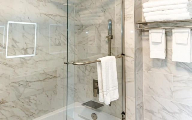 SKYLARANNA Resort & Spa