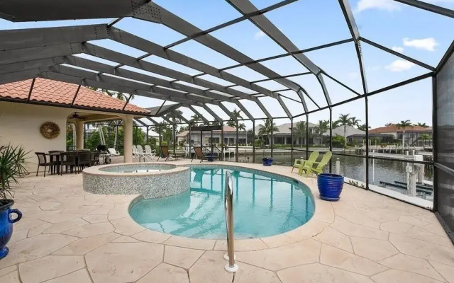 Magnolia Private Home #59999 3 Bedrooms 2 Bathrooms Home by Redawning