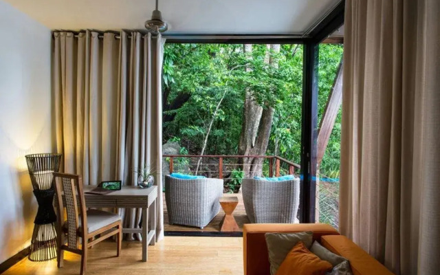 Isla Palenque Member of the Cayuga Collection