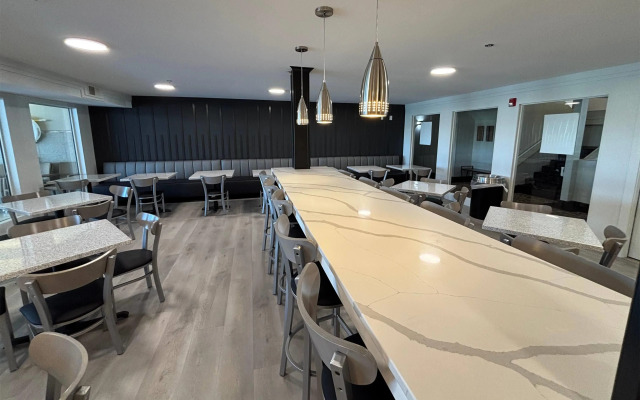 Ramada by Wyndham Springfield North