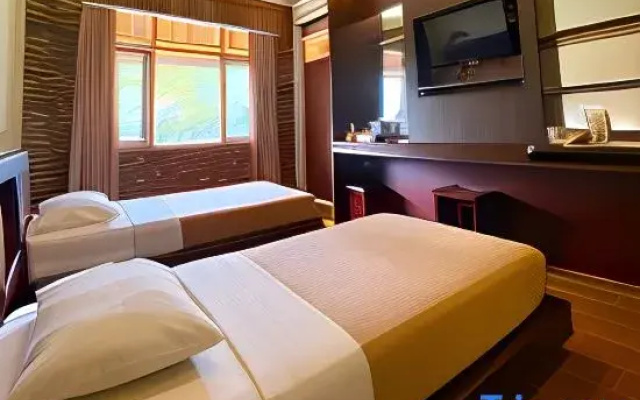 Hotel Tirto Arum