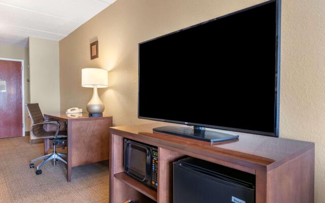 Comfort Inn & Suites Orlando North