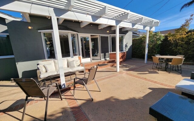 Near the beach and central located