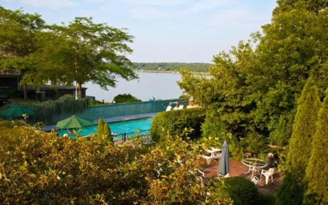 The Cove Motel