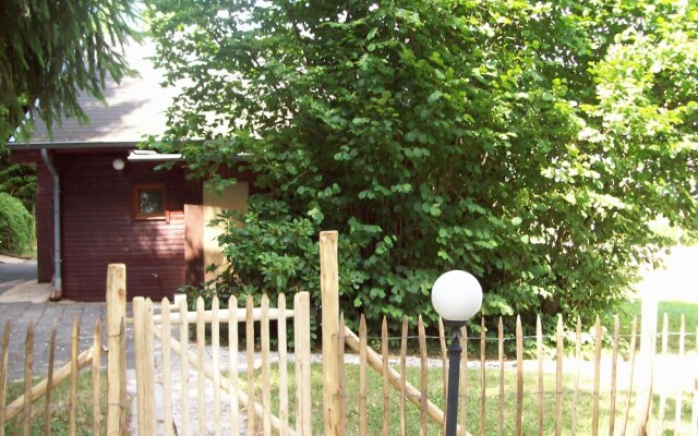 Serene Chalet in Honningen Eifel with garden in the lap of nature