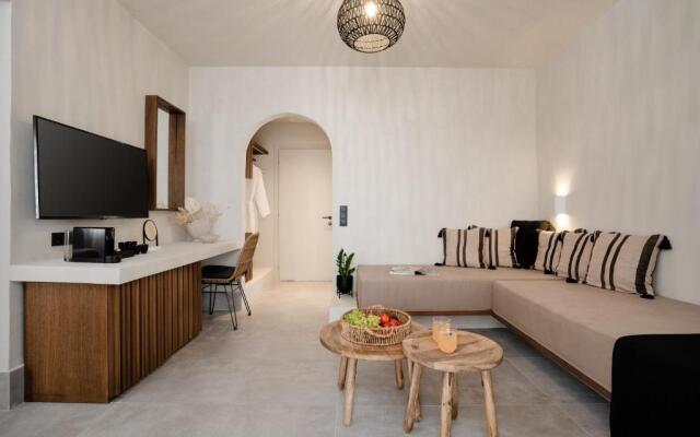 Polis of Naxos Stylish Suites