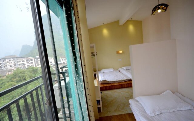 Shanshan gap Year Hotel