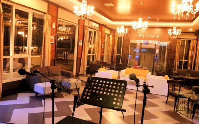 Amarelo Hotel Solo