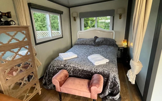 Birch Tree Lodge set in 3 Acres
