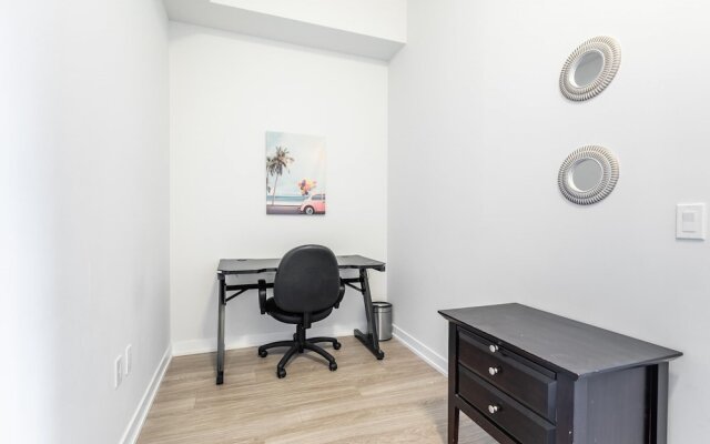 Bright and Spacious 1BR Condo w Large Balcony