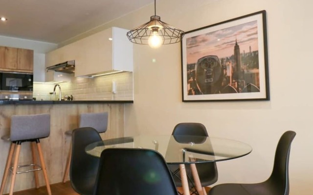 w Splendid 1BR With Balcony in Miraflores