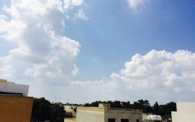 May Flower: Modern Flat close to Airport/Bus Stops