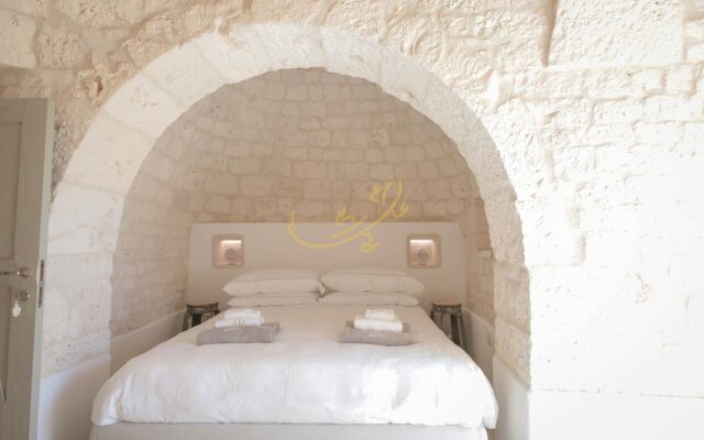 TD I Coni di Pinur Trulli With Scenic Valley View