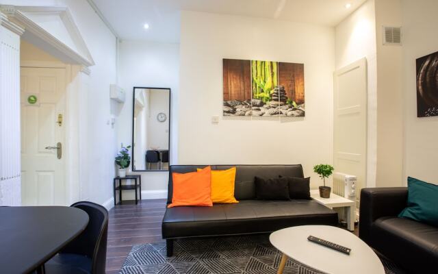2 Bedrooms Apartment GF Central London