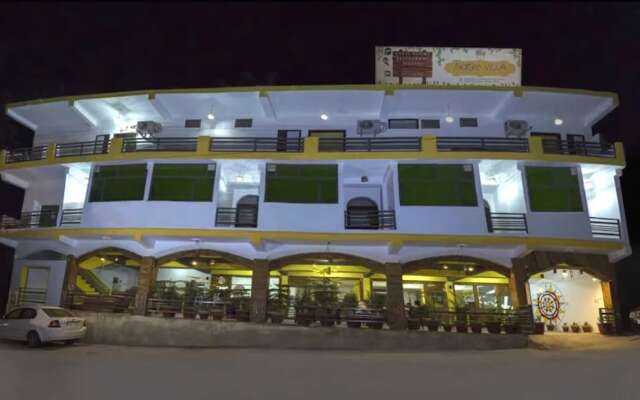 LN Hotel and Restaurant - Hostel
