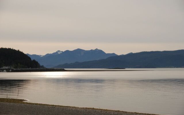 Northern Shores Lodge