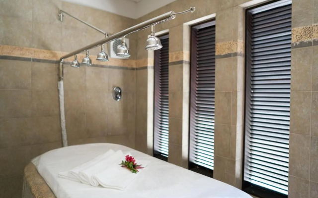 Lagoon Attitude - Adults Only