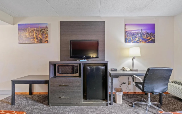 Chicago Club Inn Suites