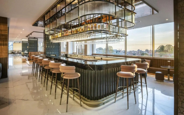 Renaissance Porto Lapa Hotel