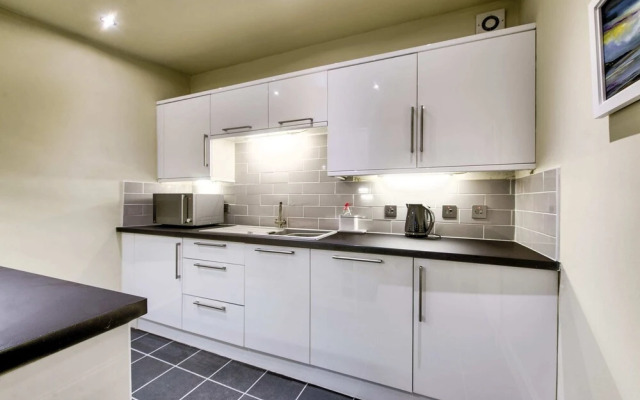 Guestready - Modern Classic Edinburgh Home With Free Parking