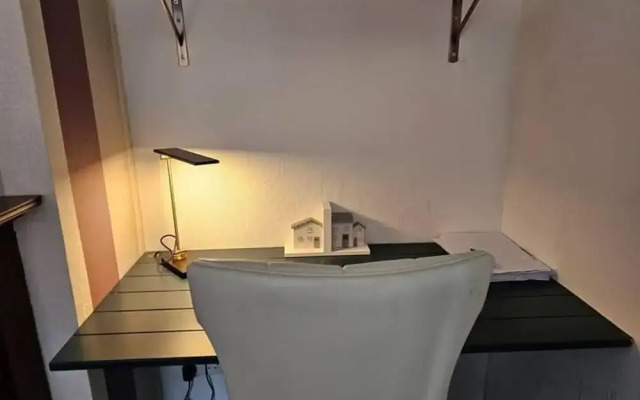 Pet Friendly - 2 Bedrooms - 4 Guests - Parking