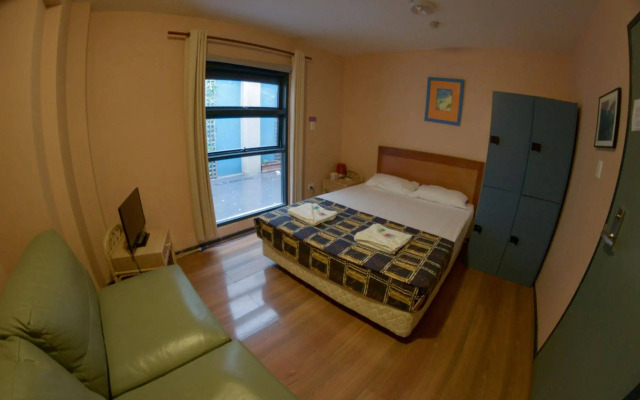 Boardrider Backpacker & Budget Motel