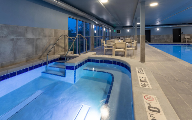 GrandStay Hotel & Suites Kaukauna