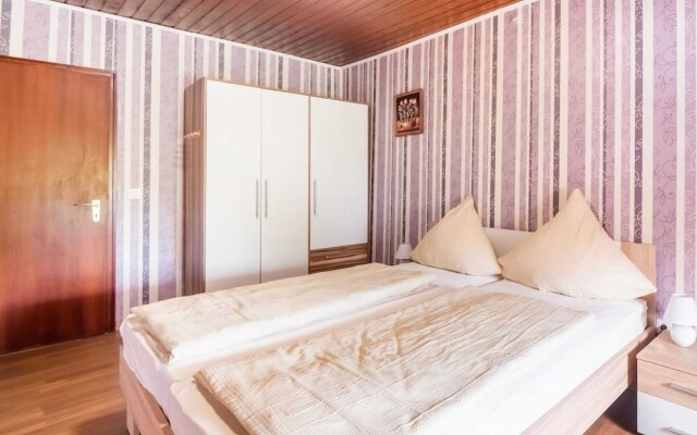 Holiday Home for Groups in Kinheim