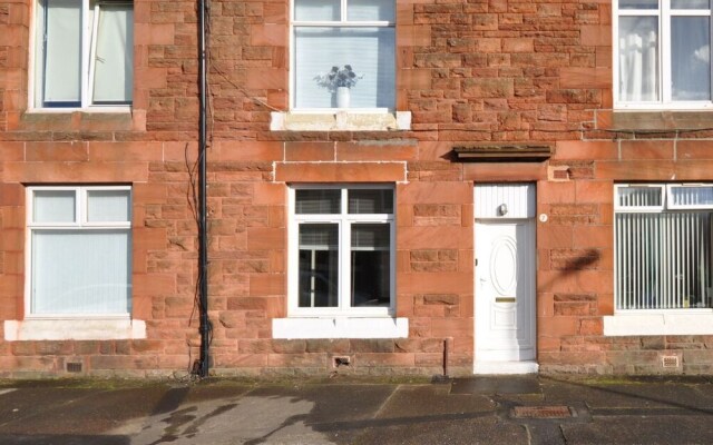 One Bedroom Apartment by Klass Living Serviced Accommodation Bellshill - Elmbank Street Apartment with WIFI  and Parking