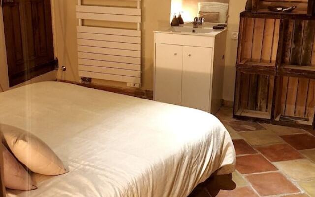 Apartment With one Bedroom in Grambois, With Wifi