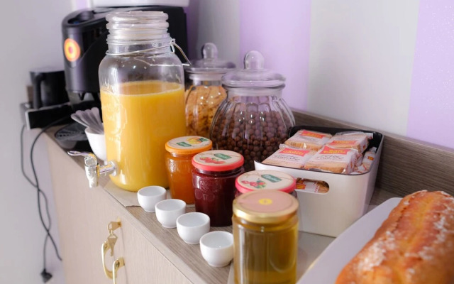 Bed And Breakfast 13