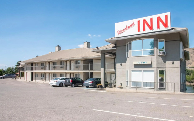 Riverland Inn & Suites
